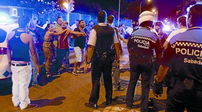 mossos-policias-locales-interponen-entre-unos-amigos-victima-bar-baron-noche-del-jueves-1347649079399