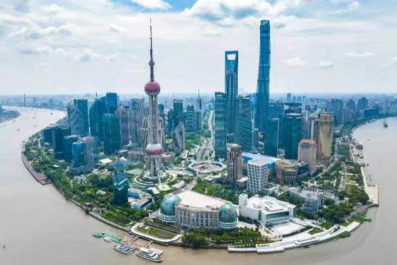 Lujiazui, Pudong, Shanghai, montando el "viento del este" de la zona piloto de libre comercio de China (Shanghai), esta "tarjeta de visita" financiera China brilla más. Fotografíada Zheng Feng