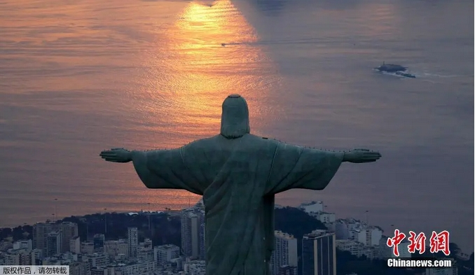 Imagen de archivo: El Cristo Redentor, situado en la cima del Cerro del Corcovado en Río de Janeiro, Brasil. 